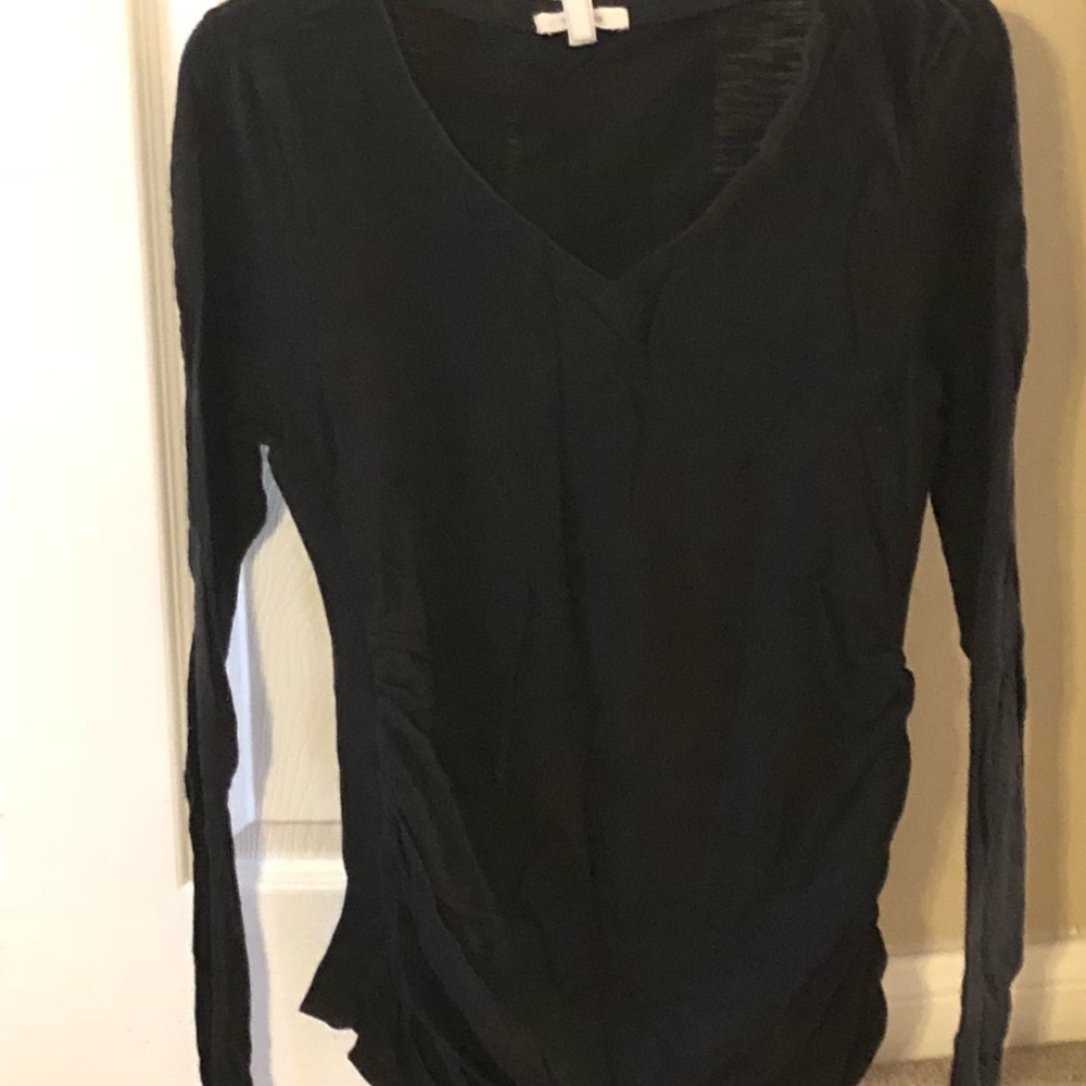 Maternity top with cinched sides